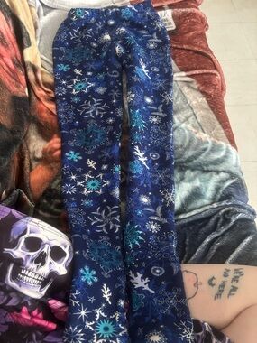 Women’s Blue Snowflake Print Stretch leggings